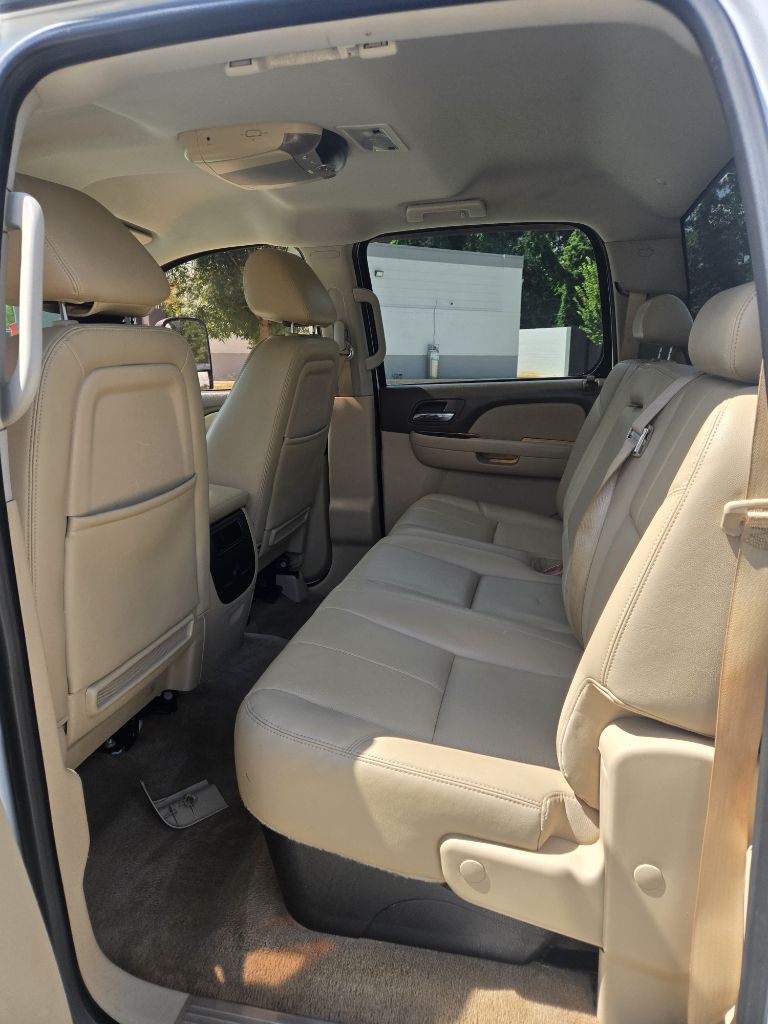 2014 Chevrolet Silverado - $22,999