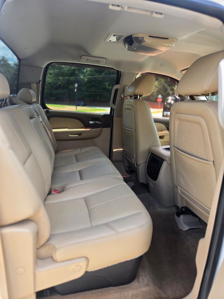 2014 Chevrolet Silverado - $22,999