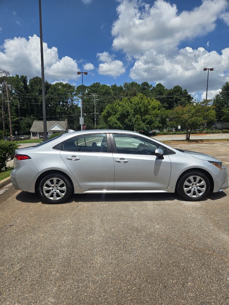 2021 Toyota Corolla - $14,000
