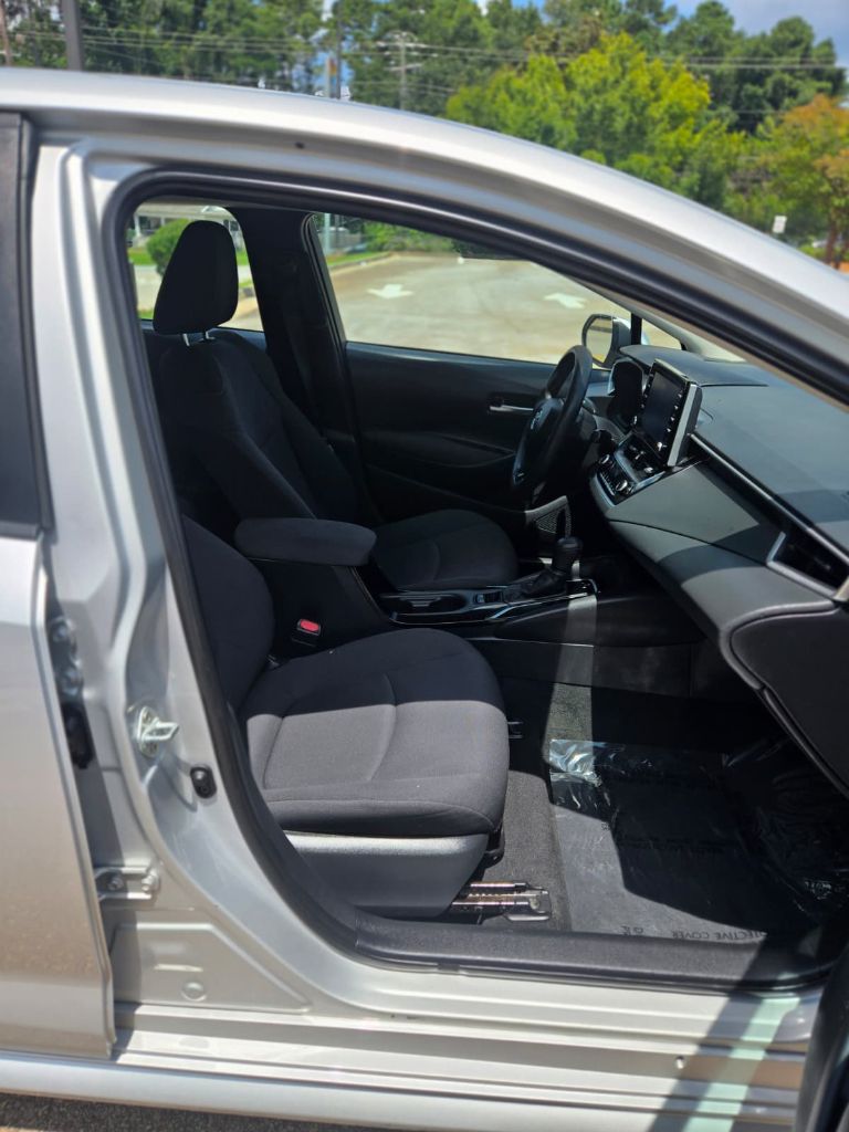2021 Toyota Corolla - $14,000