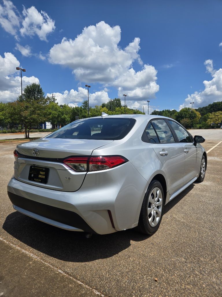 2021 Toyota Corolla - $14,000