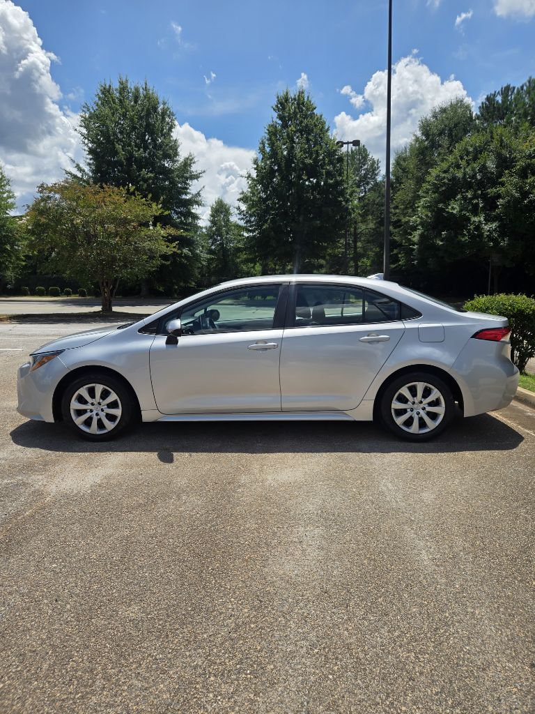 2021 Toyota Corolla - $14,000