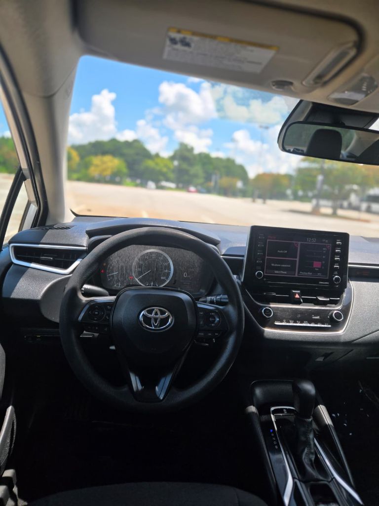2021 Toyota Corolla - $14,000