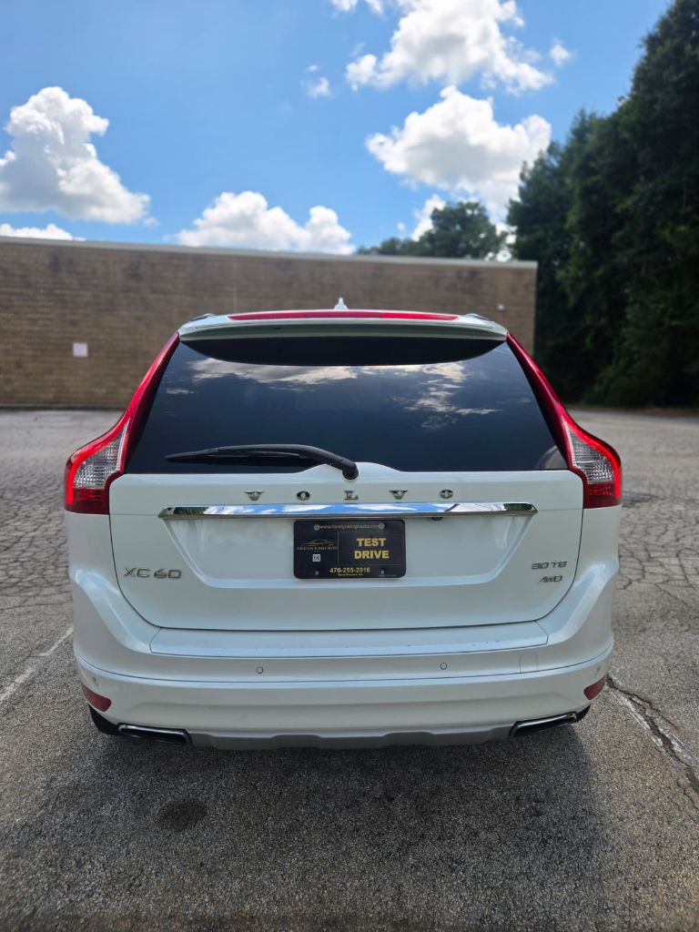 2016 Volvo XC60 - $10,500