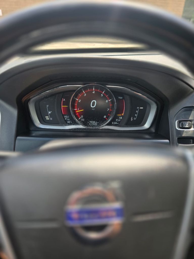 2016 Volvo XC60 - $10,500