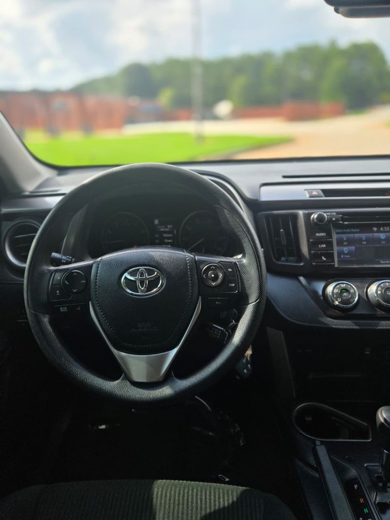 2018 Toyota RAV4 - $11,500