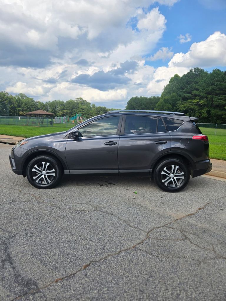 2018 Toyota RAV4 - $11,500