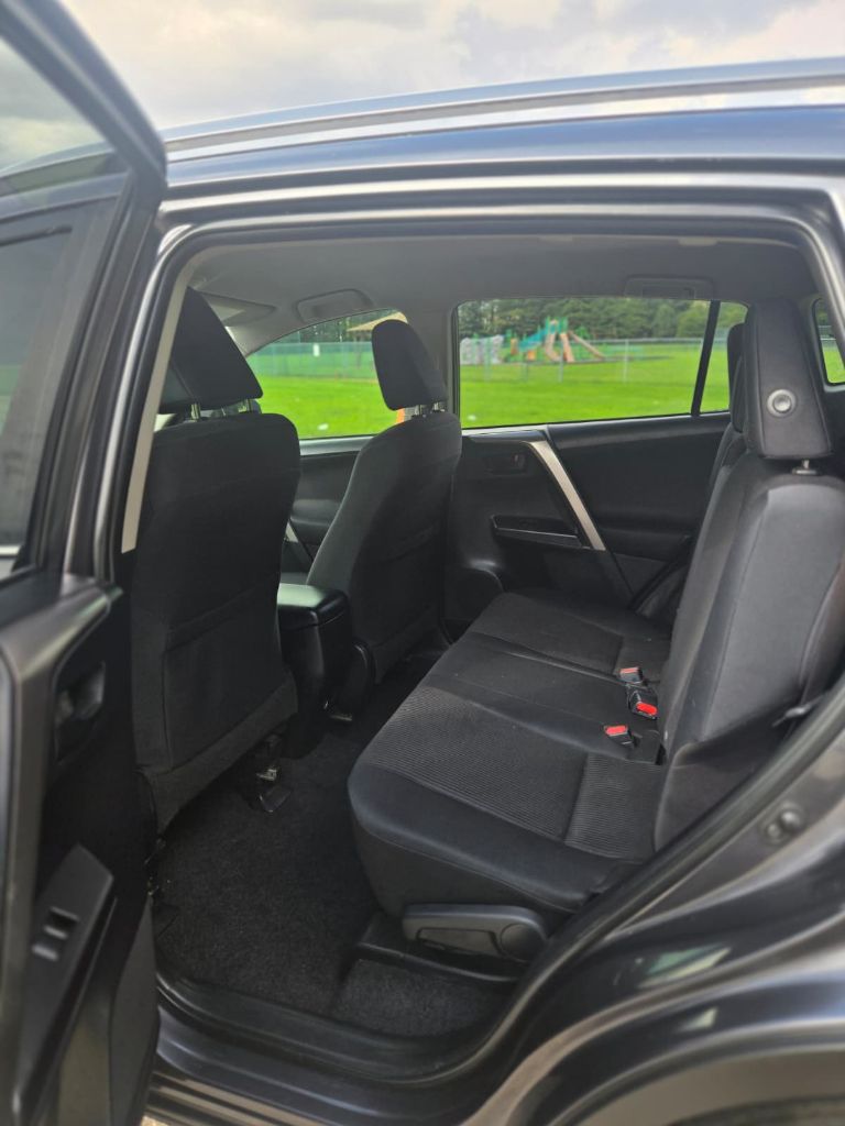 2018 Toyota RAV4 - $11,500