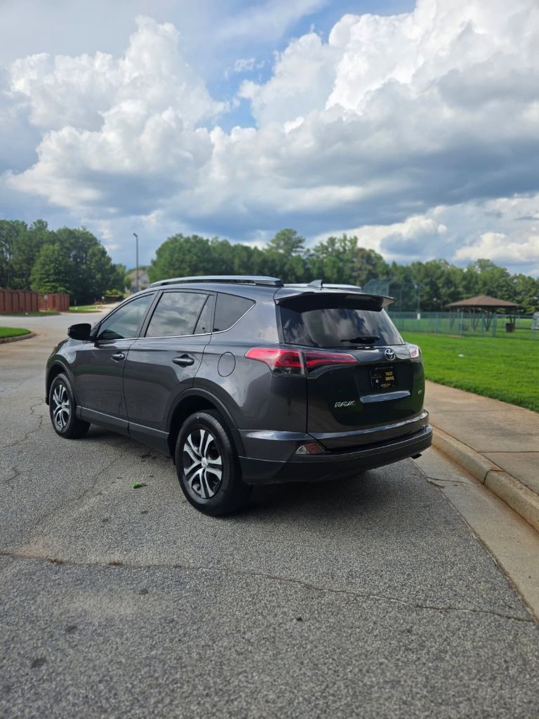 2018 Toyota RAV4 - $11,500