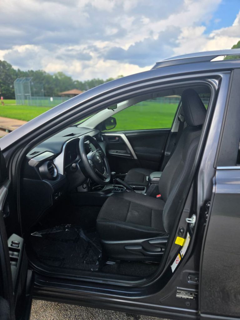 2018 Toyota RAV4 - $11,500