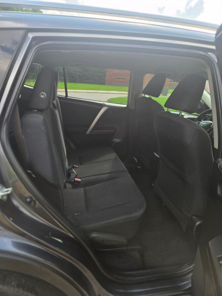 2018 Toyota RAV4 - $11,500