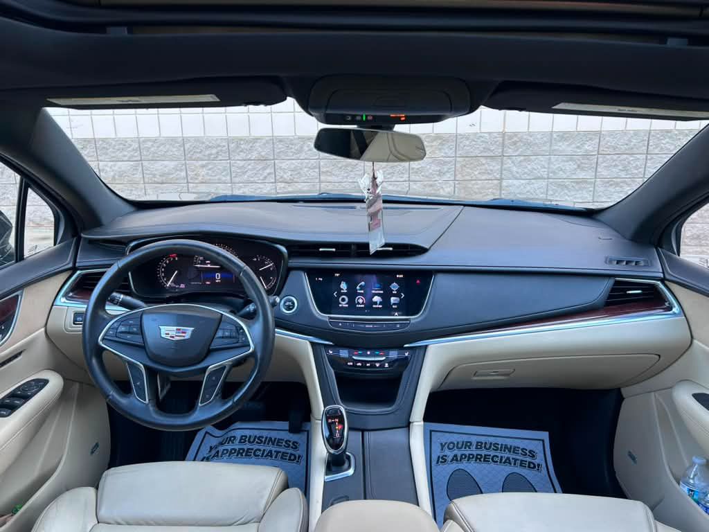 2017 Cadillac XT5 - $13,000