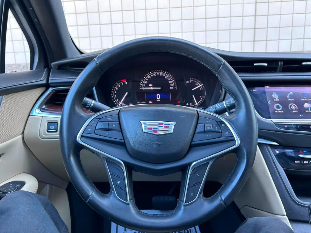 2017 Cadillac XT5 - $13,000