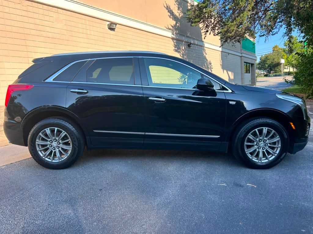 2017 Cadillac XT5 - $13,000
