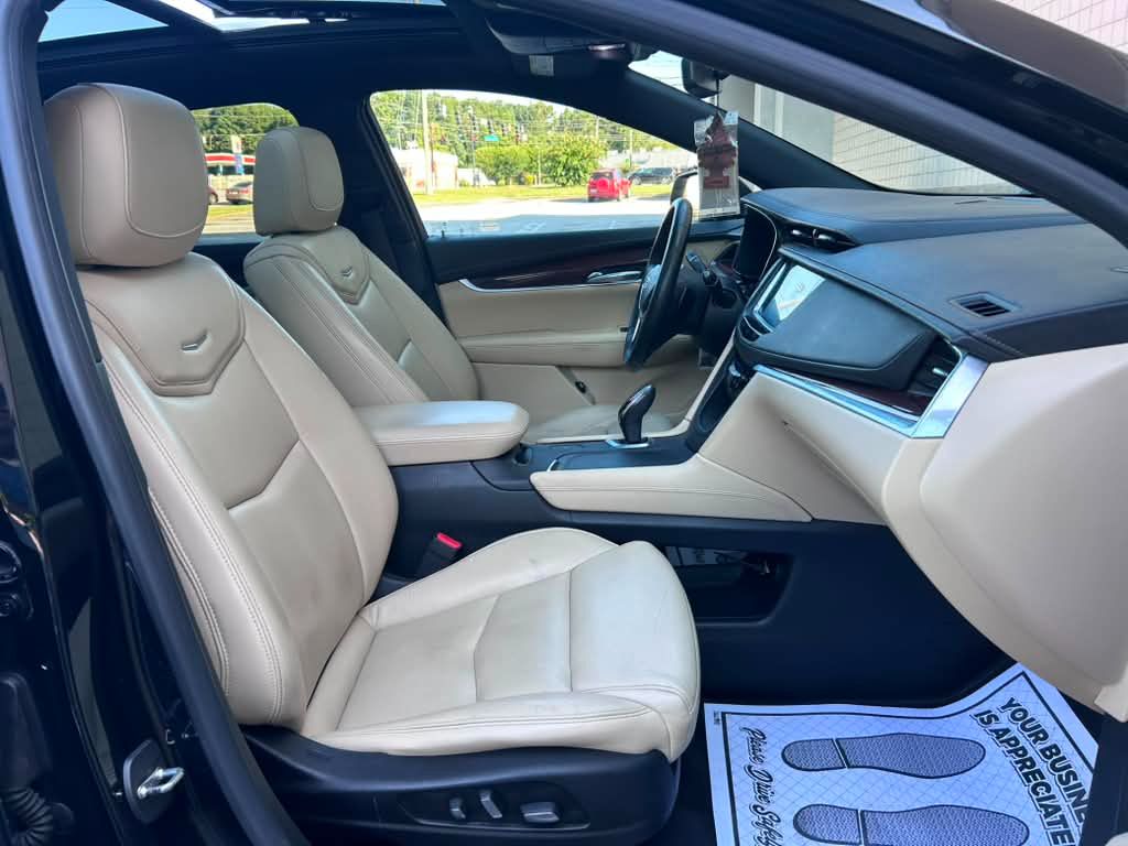 2017 Cadillac XT5 - $13,000