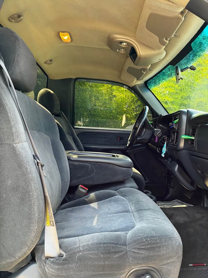 2001 Chevrolet S-10 Pickup - $9,999