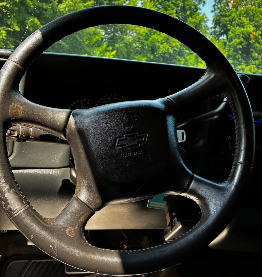 2001 Chevrolet S-10 Pickup - $9,999