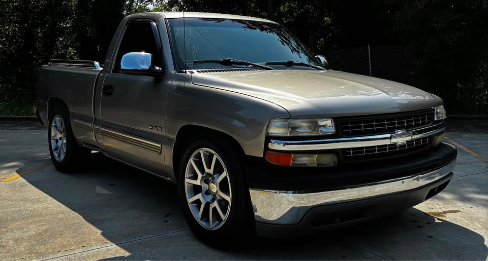 2001 Chevrolet S-10 Pickup - $9,999