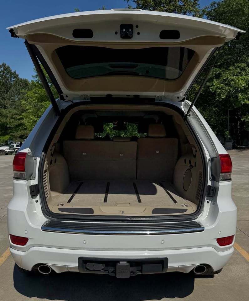 2014 Jeep Grand Cherokee Overland photo