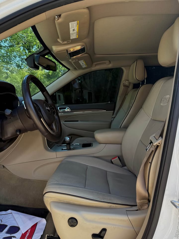 2014 Jeep Grand Cherokee Overland photo