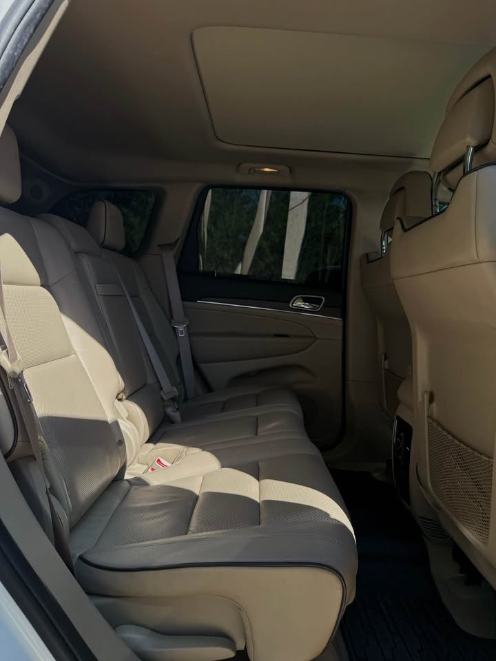 2014 Jeep Grand Cherokee Overland photo