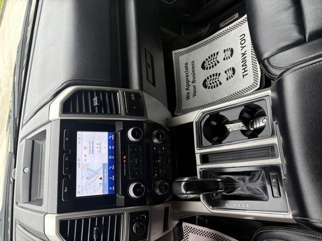 2020 Ford F150 Lariat photo