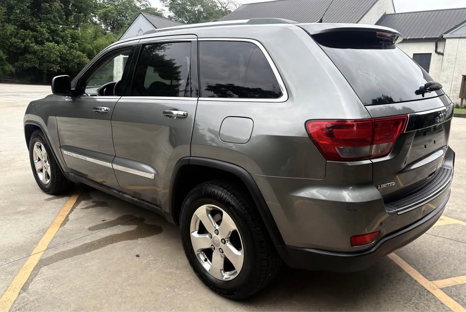 2011 Jeep Cherokee - $5,500