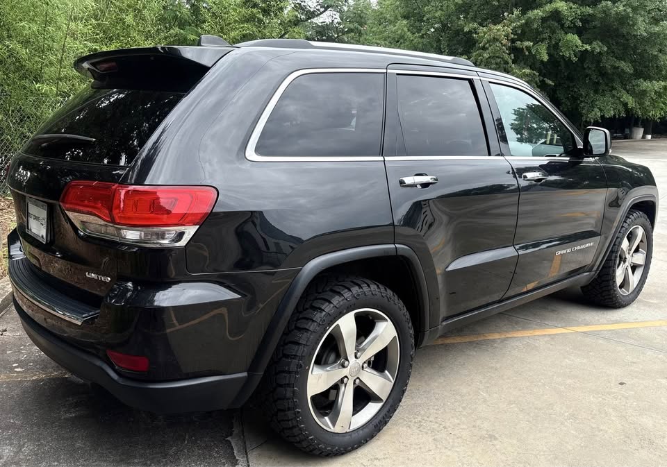 2015 Jeep Cherokee - $12,999