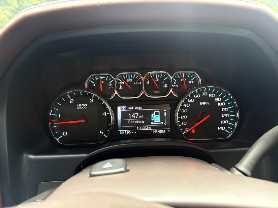 2016 Chevrolet Silverado 2500 - $28,999