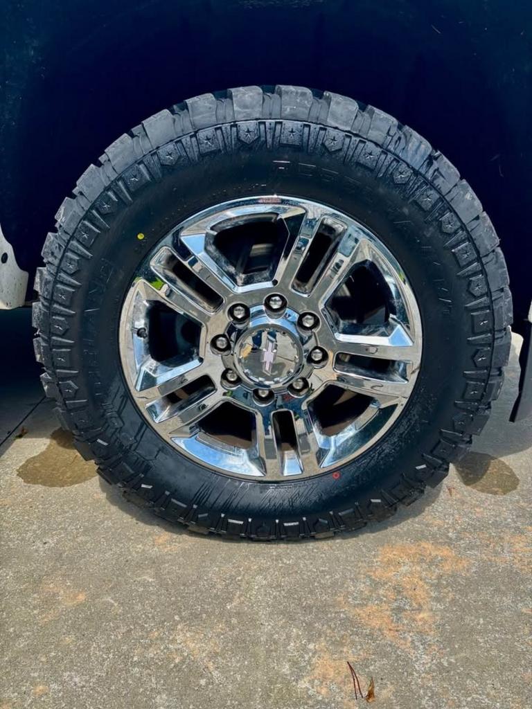 2016 Chevrolet Silverado - $28,999