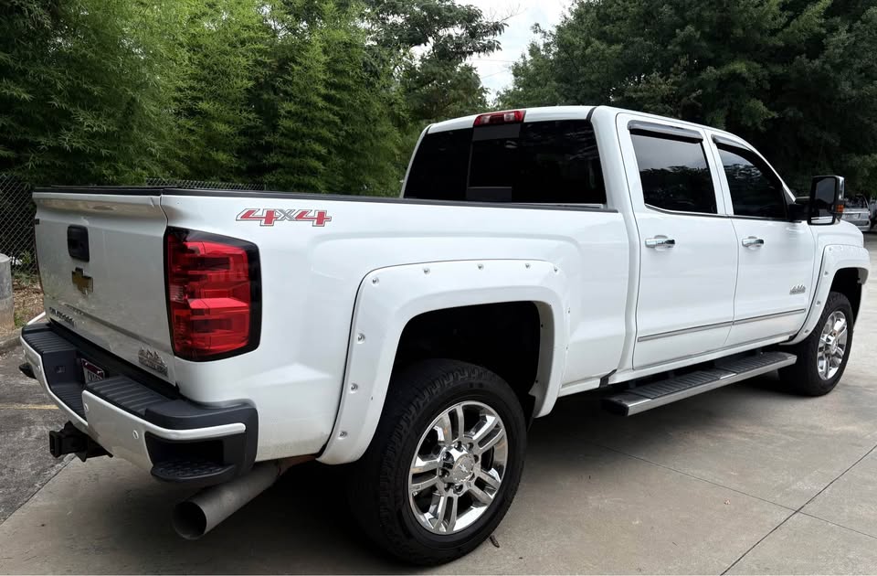 2016 Chevrolet Silverado 2500 - $28,999