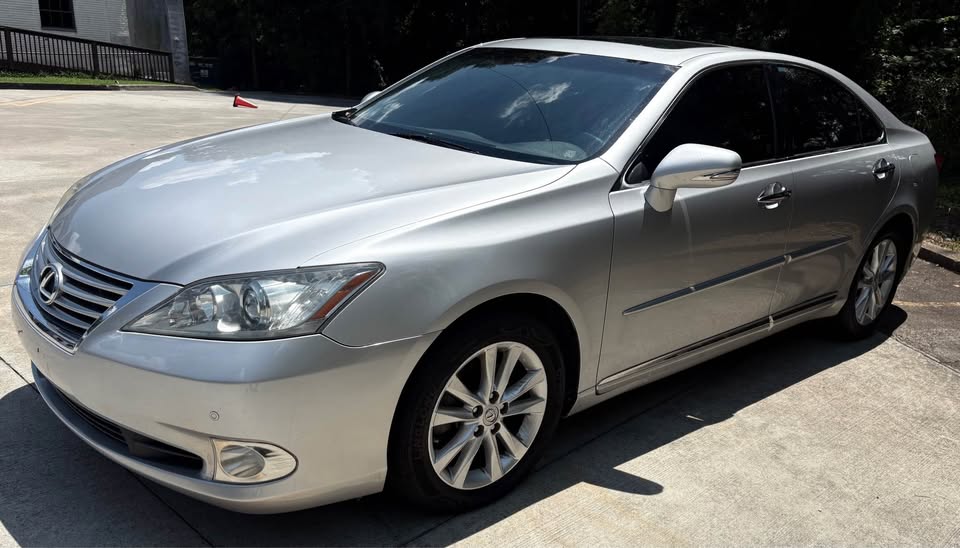 2010 Lexus ES - $8,600