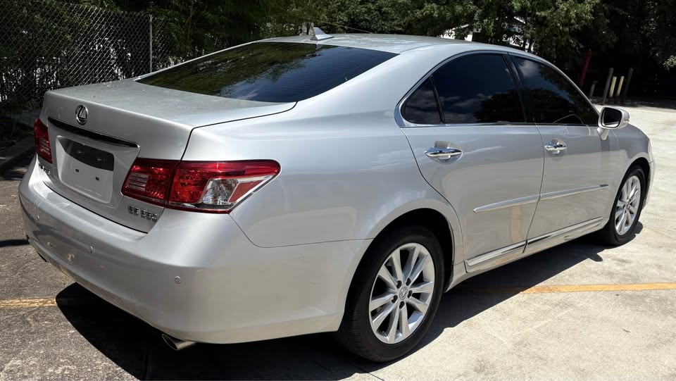 2010 Lexus ES - $8,600