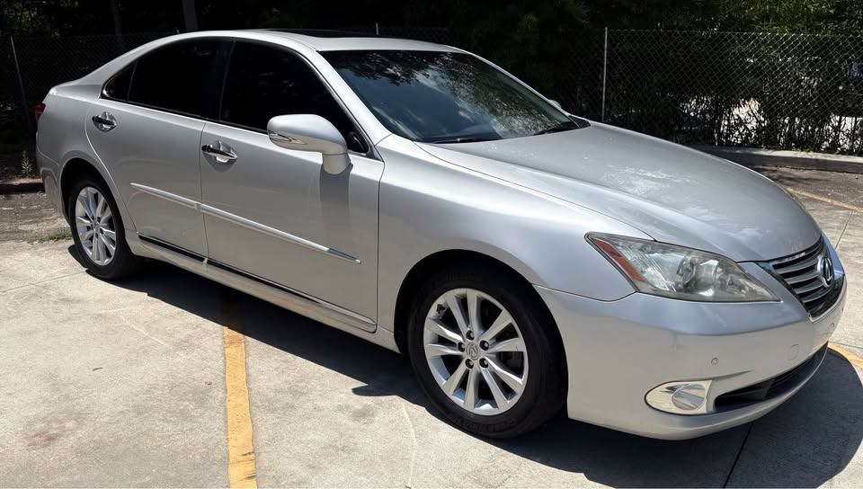 2010 Lexus ES - $8,600