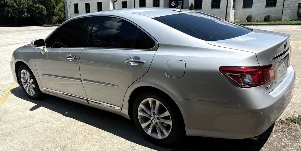 2010 Lexus ES - $8,600