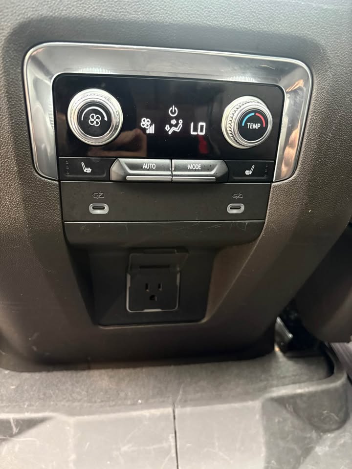 2023 GMC Yukon - $35,400