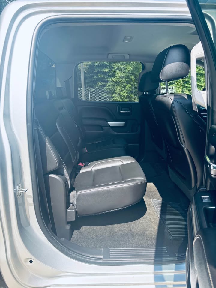 2014 Chevrolet Silverado - $13,500