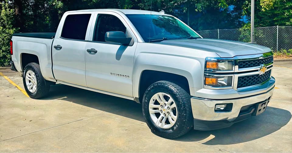 2014 Chevrolet Silverado - $13,500