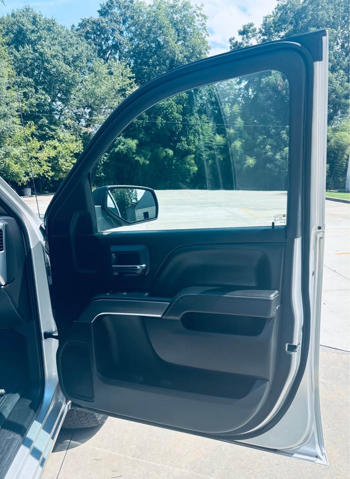2014 Chevrolet Silverado - $13,500