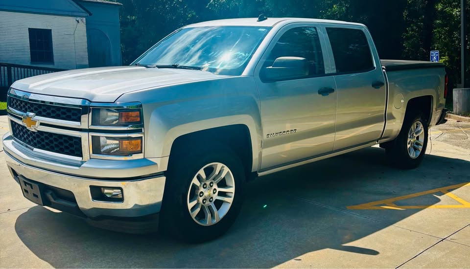 2014 Chevrolet Silverado - $13,500