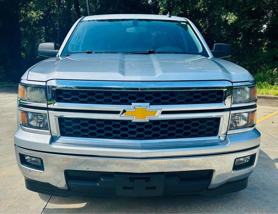2014 Chevrolet Silverado - $13,500