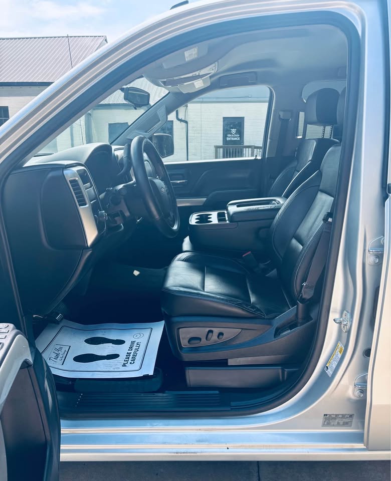 2014 Chevrolet Silverado - $13,500