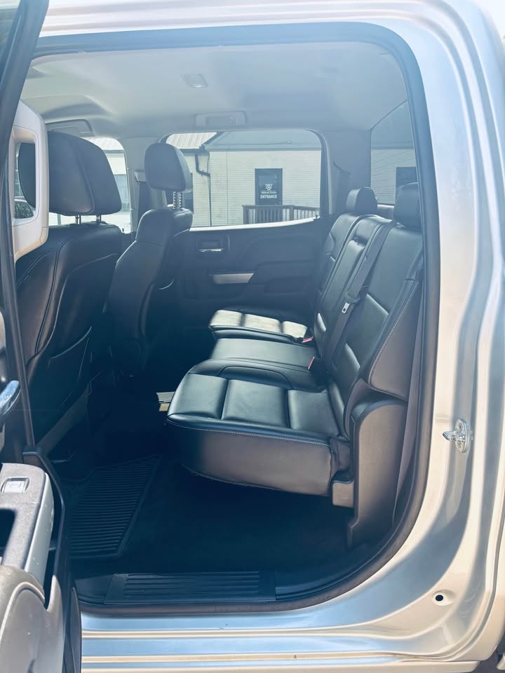 2014 Chevrolet Silverado - $13,500