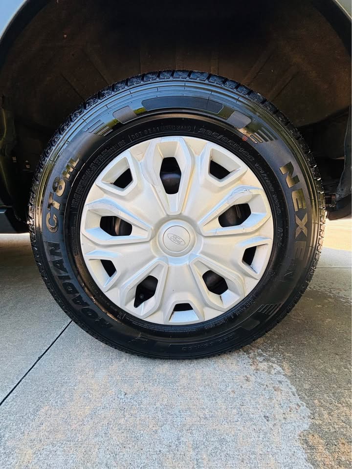 2016 Ford Transit - $14,999