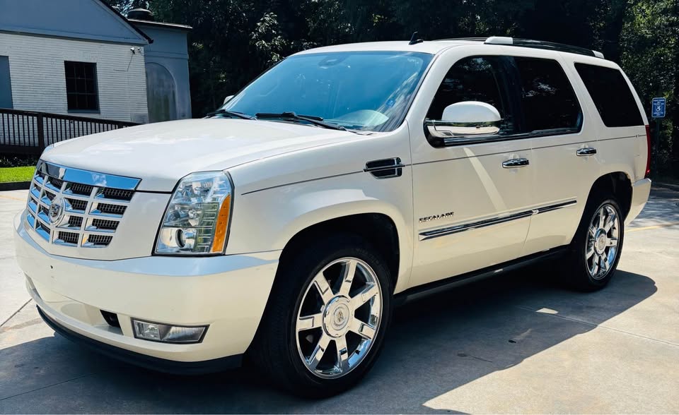 2011 Cadillac Escalade - $7,999