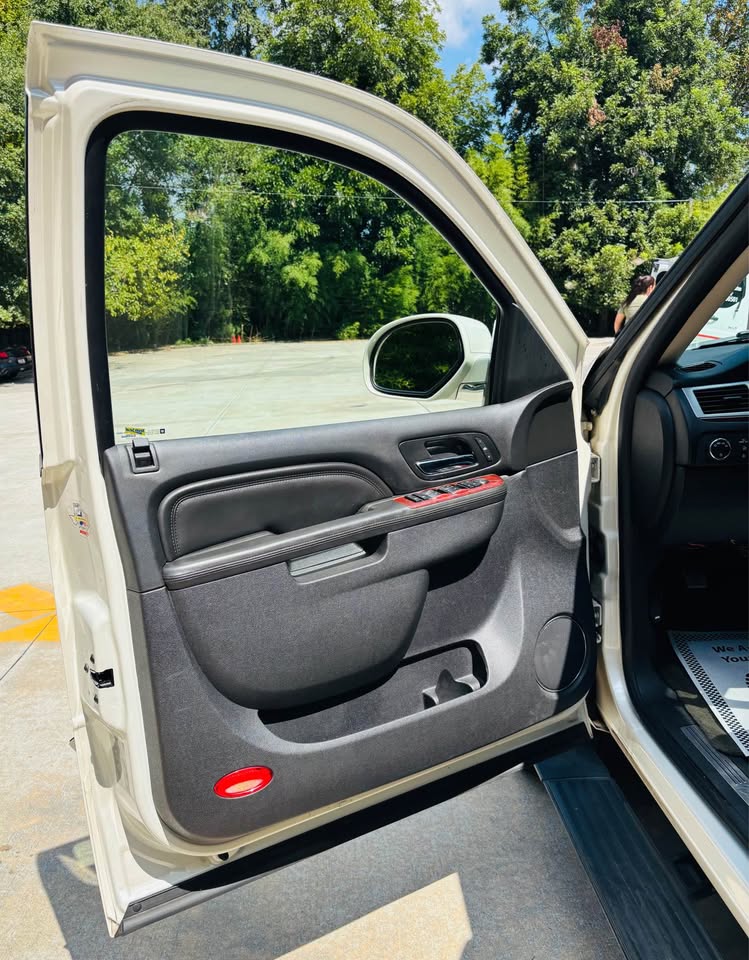 2011 Cadillac Escalade - $7,999
