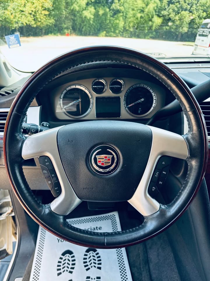 2011 Cadillac Escalade - $7,999