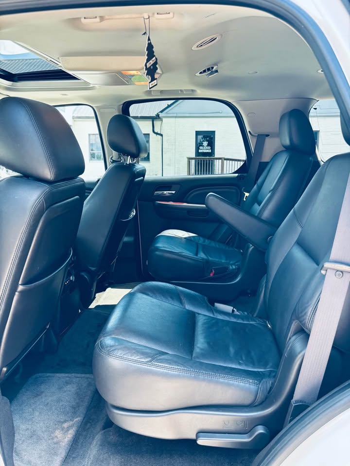 2011 Cadillac Escalade - $7,999