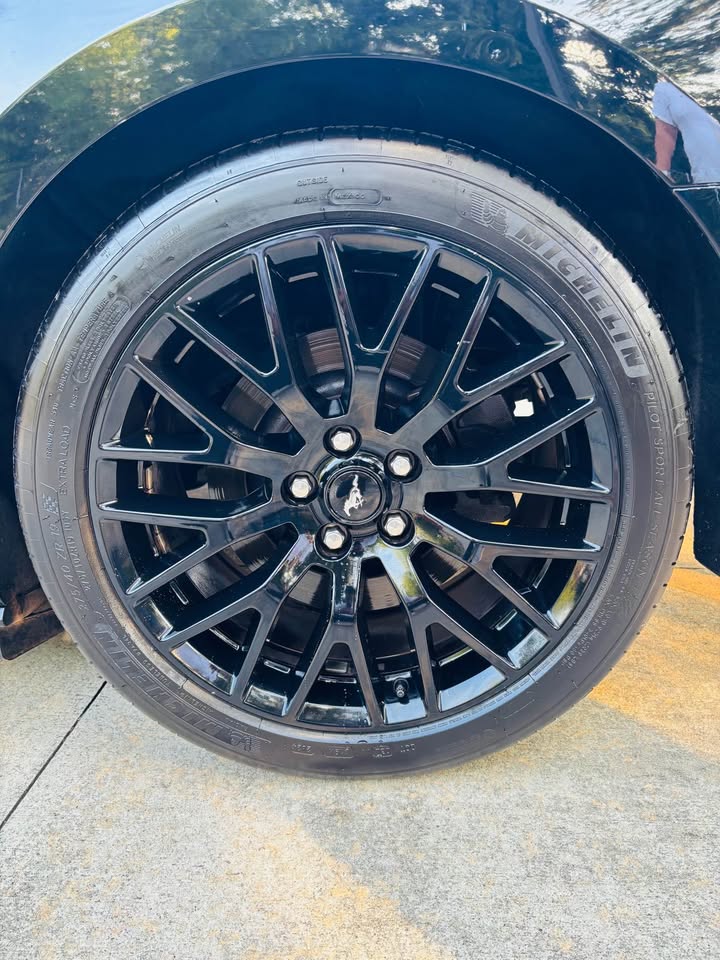 2016 Ford Mustang - $19,999