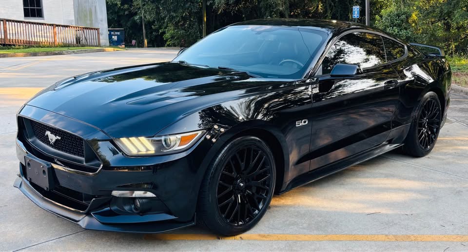2016 Ford Mustang - $19,999